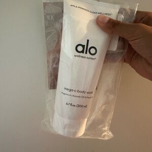 ALO Yoga Wellness System Mega-C Body Wash - Large 6.7 fl oz NWT
